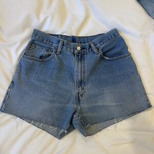 Vintage Levi’s 550 cutoff shorts